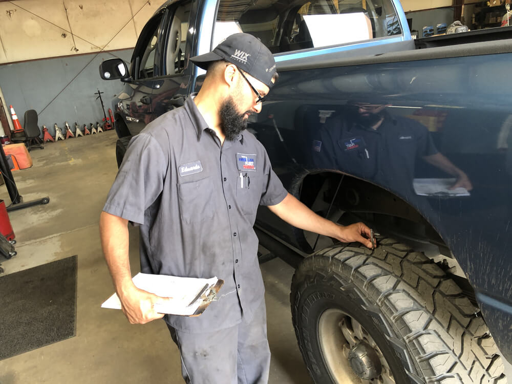 State Inspection Specialist inspecting Truck 0133